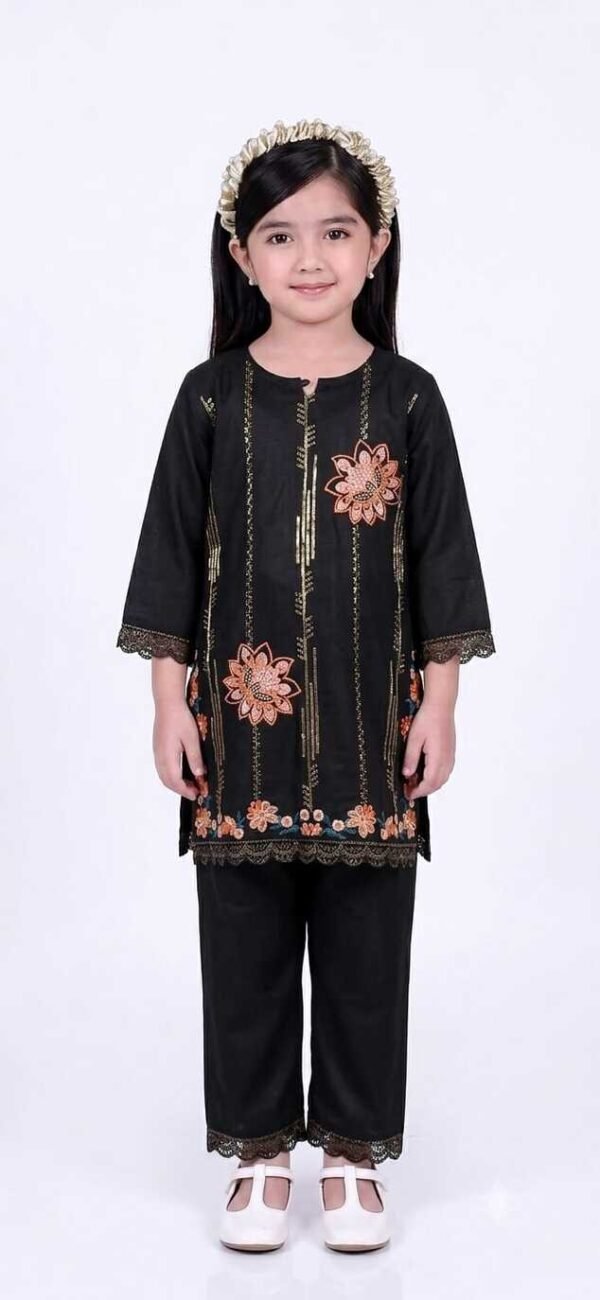 Girls Black Floral Embroidered 2-Piece Kurta Set